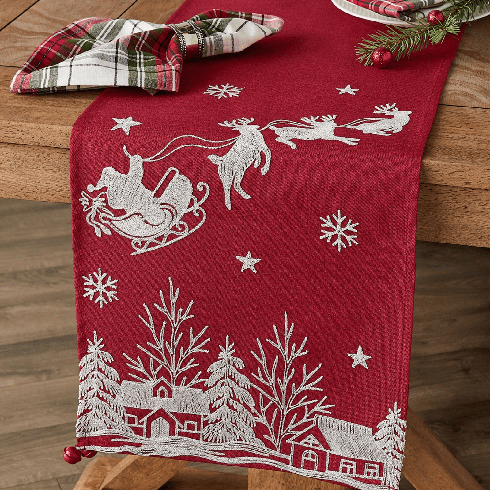 Design Imports Santas Sleigh Embroidered Table Runner