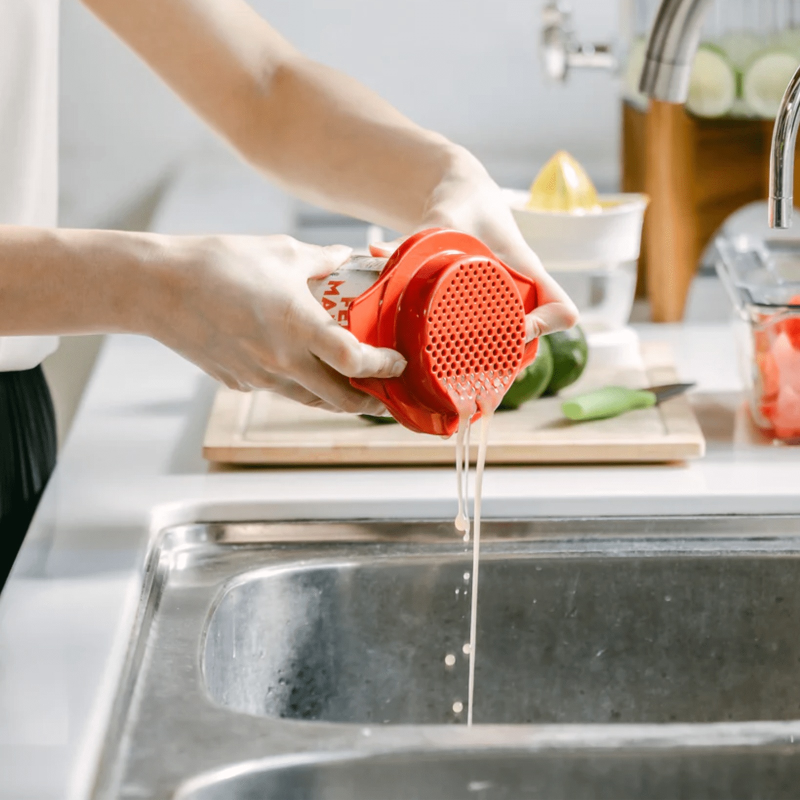 Prepara Can Strainer