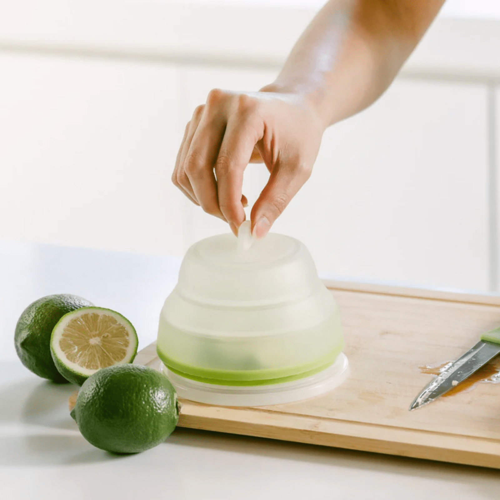 Prepara Chop Savor Container