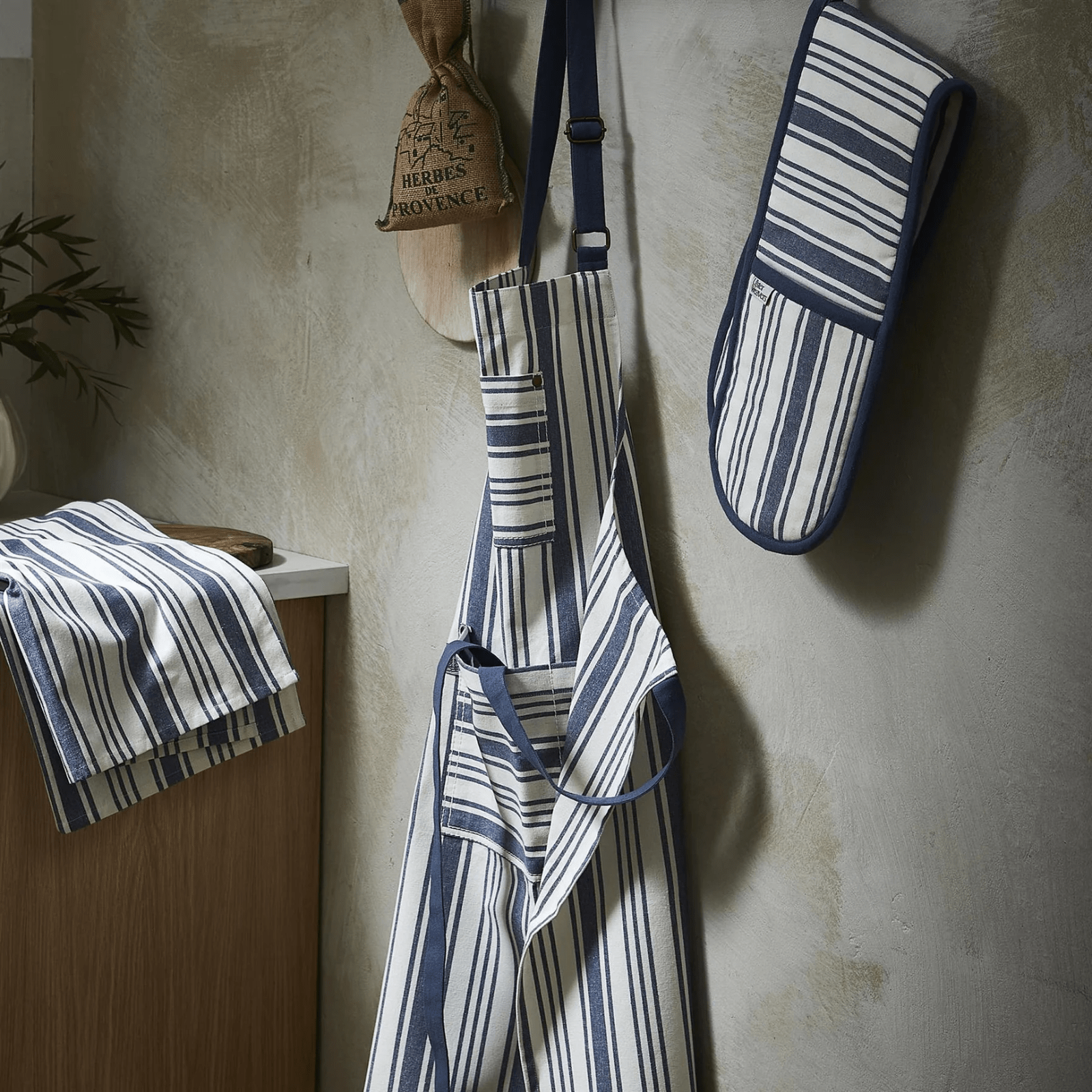 Ulster Weavers Oven Glove Denim Stripe