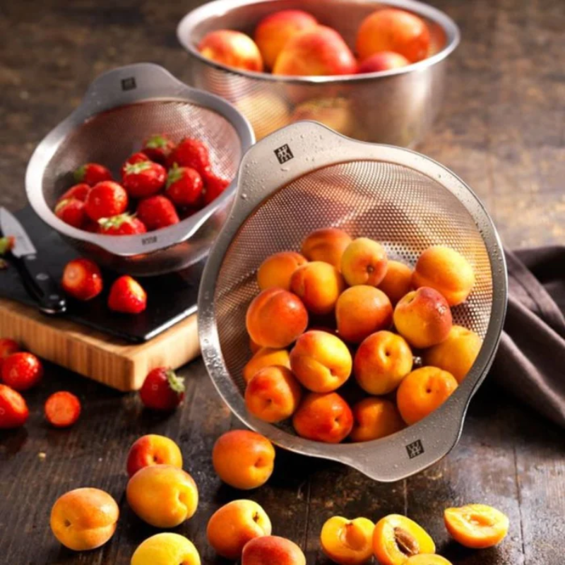 Colanders & Strainers
