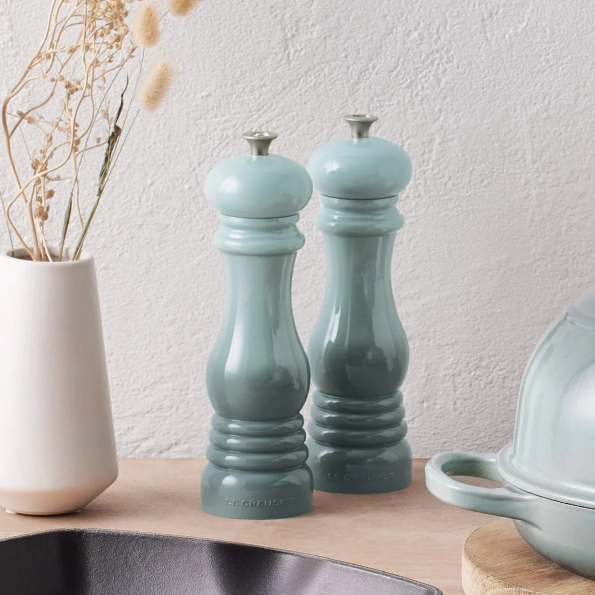 Le Creuset Mills