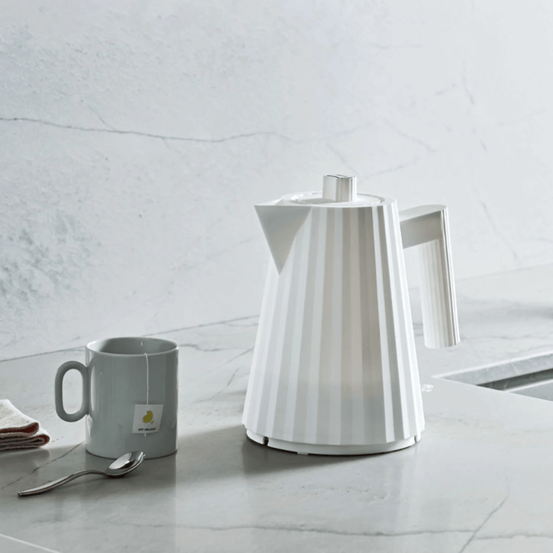 Alessi Plisse Kettle 1L White