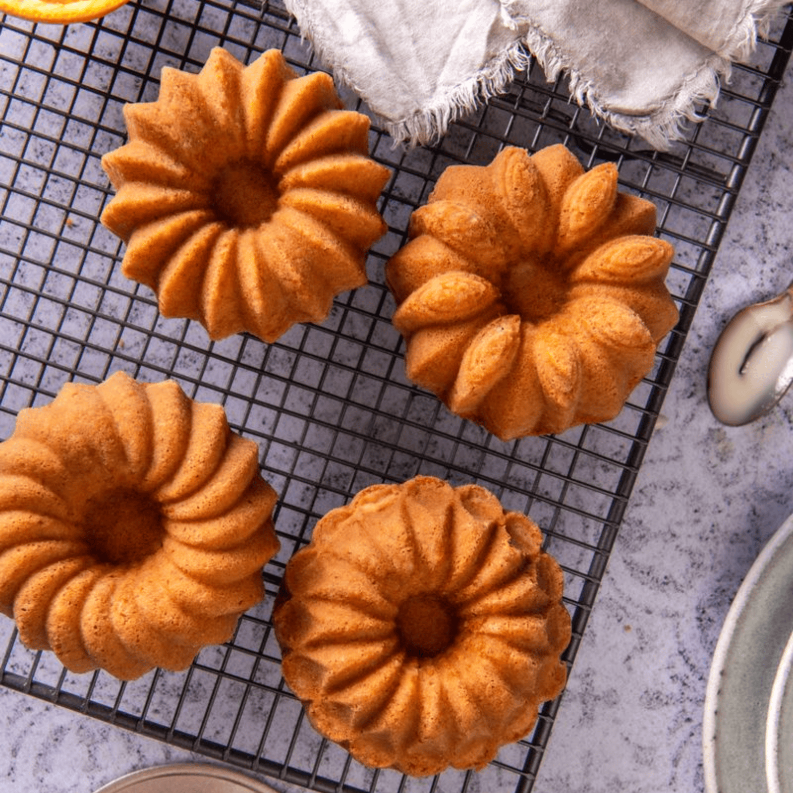 Bakemaster Non-Stick Champagne Assorted Mini Fluted Ring Cake Pan