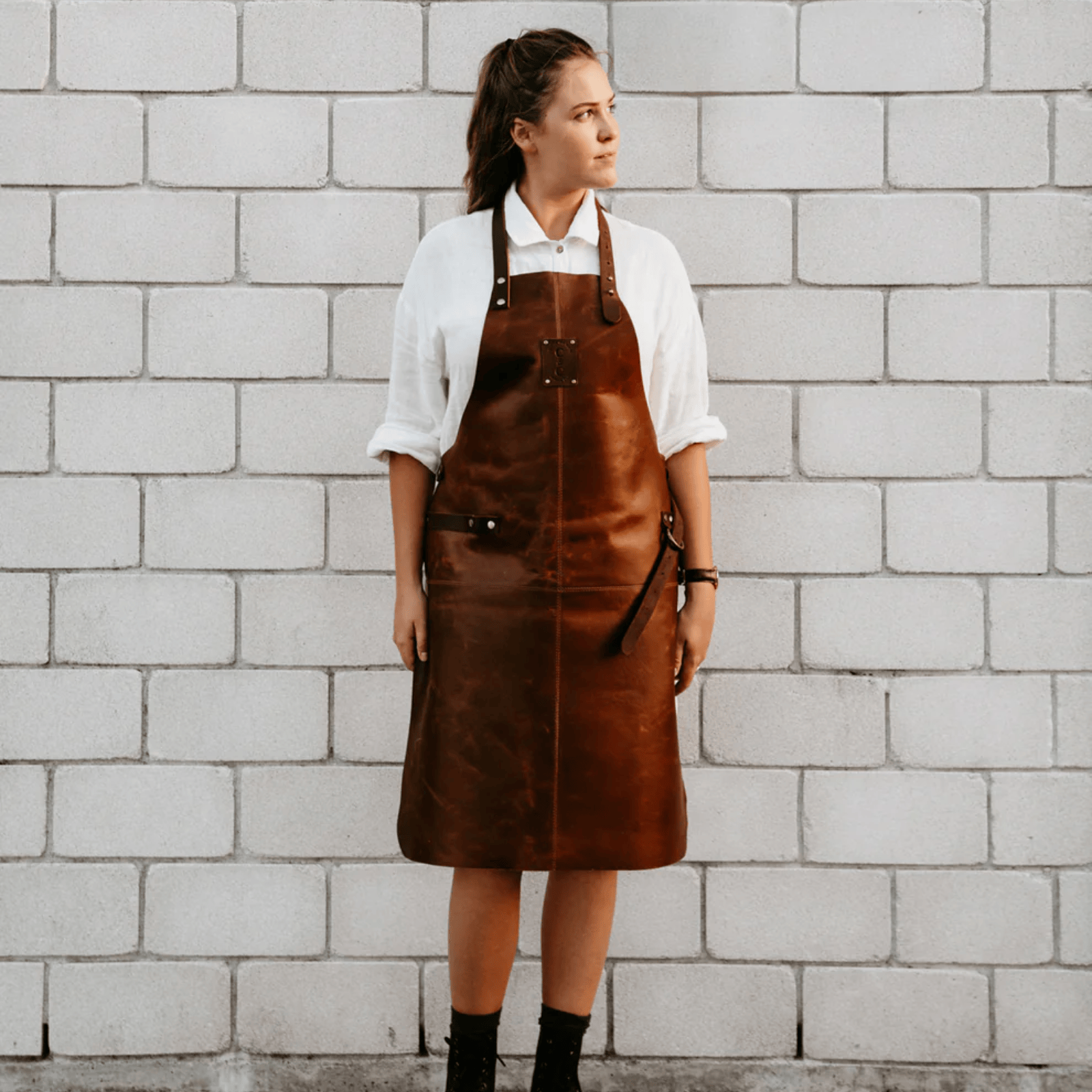 Coral & Cam Leather Apron Cognac