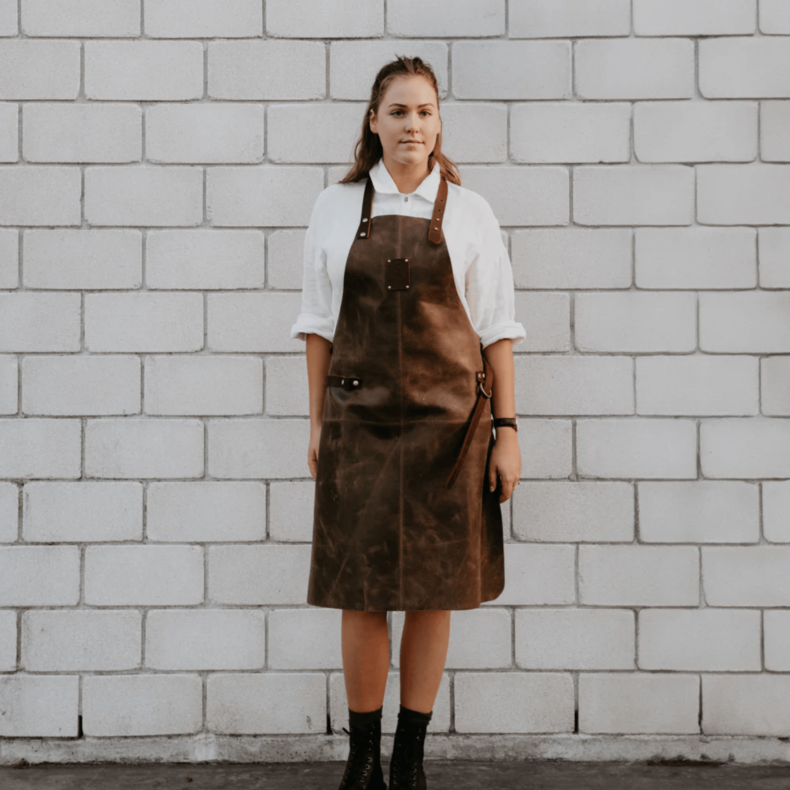 Coral & Cam Leather Apron Dark Brown