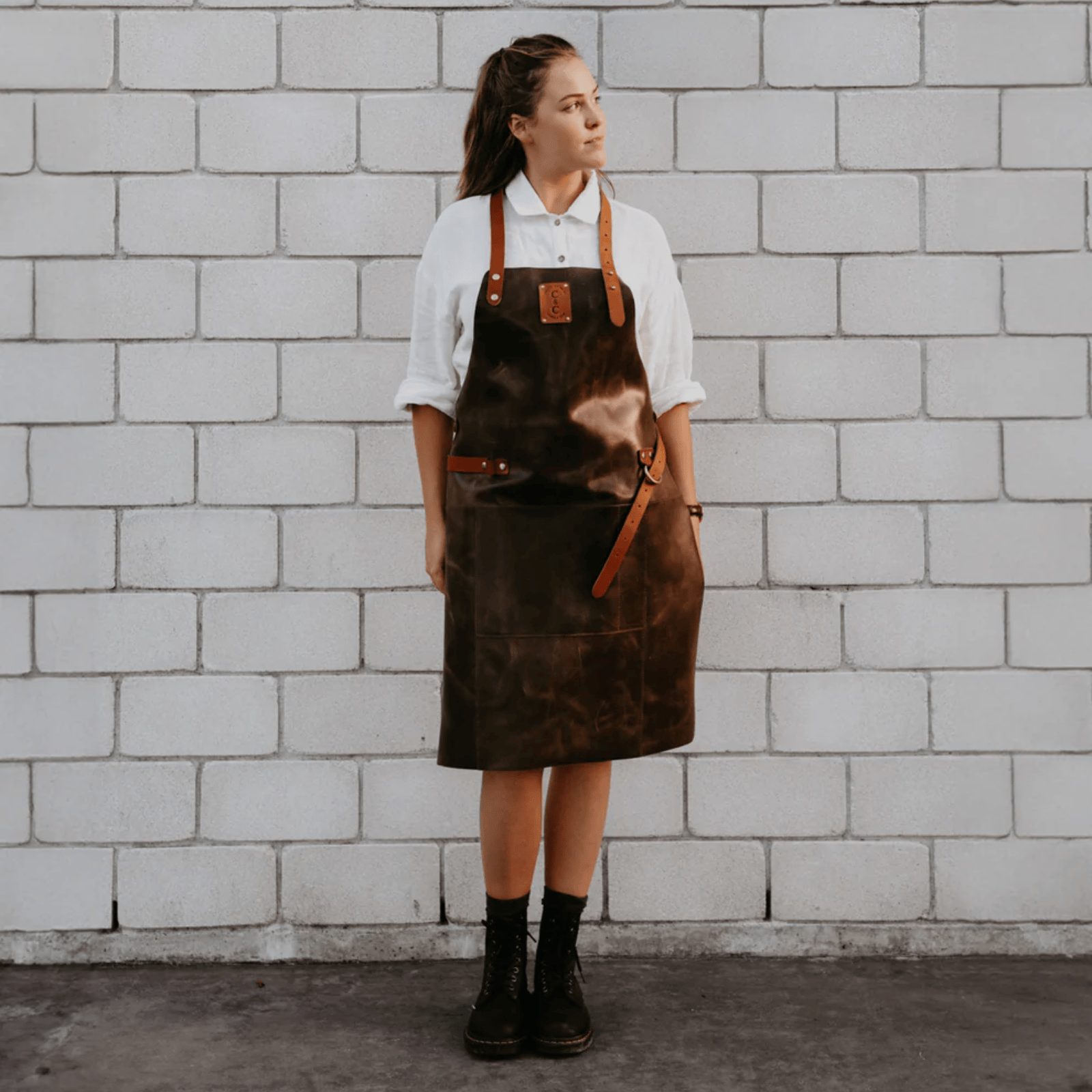 Coral & Cam Leather Apron Dark Brown with Front Pocket
