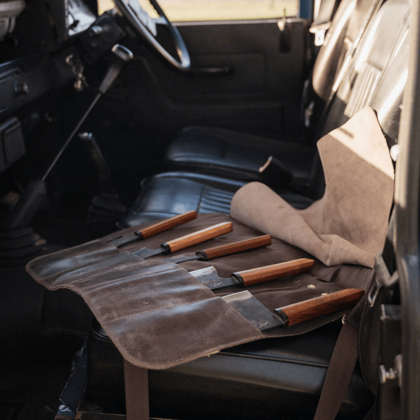 Coral & Cam Leather Knife Roll