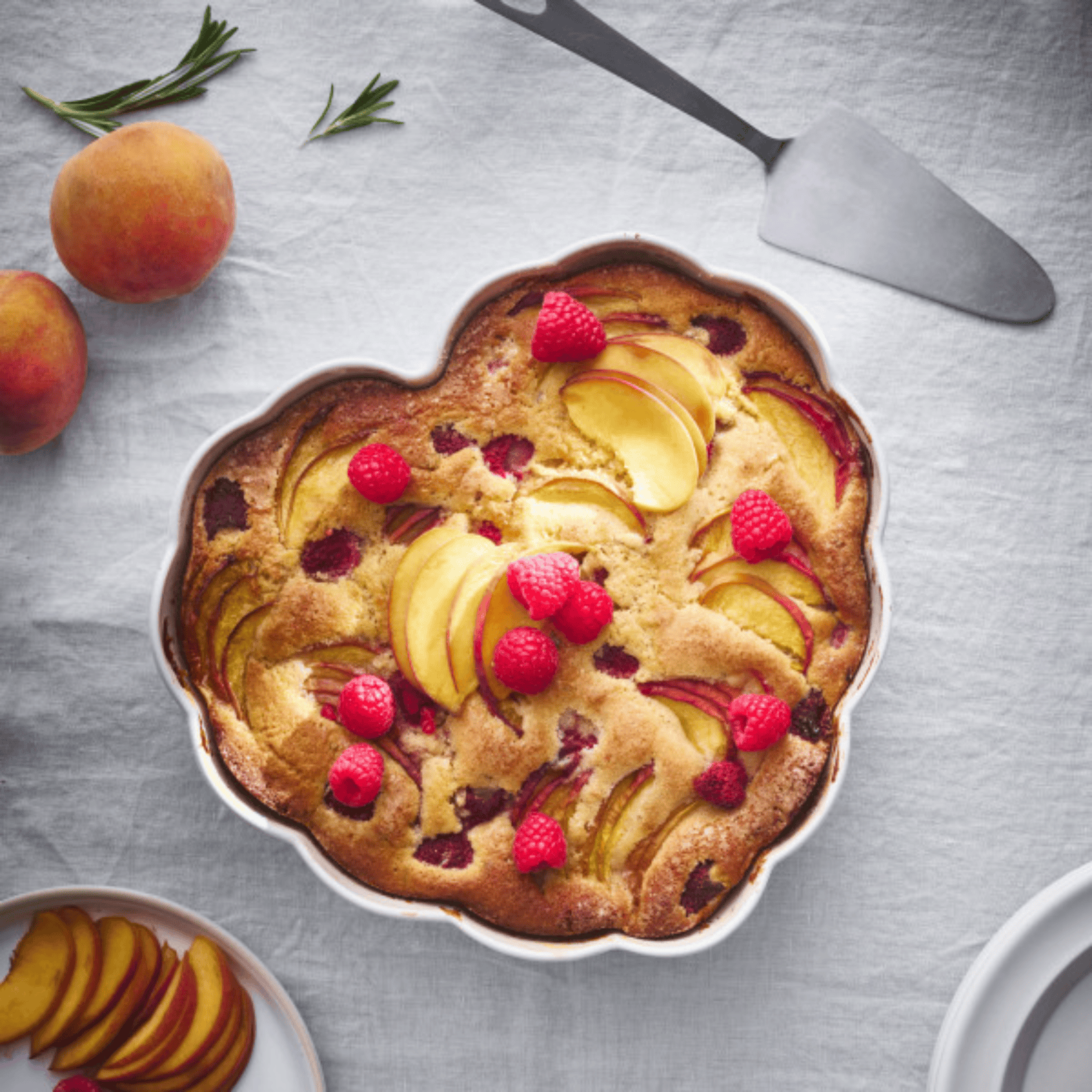 Emile Henry Madeleine Heart Dish 26cm Clay