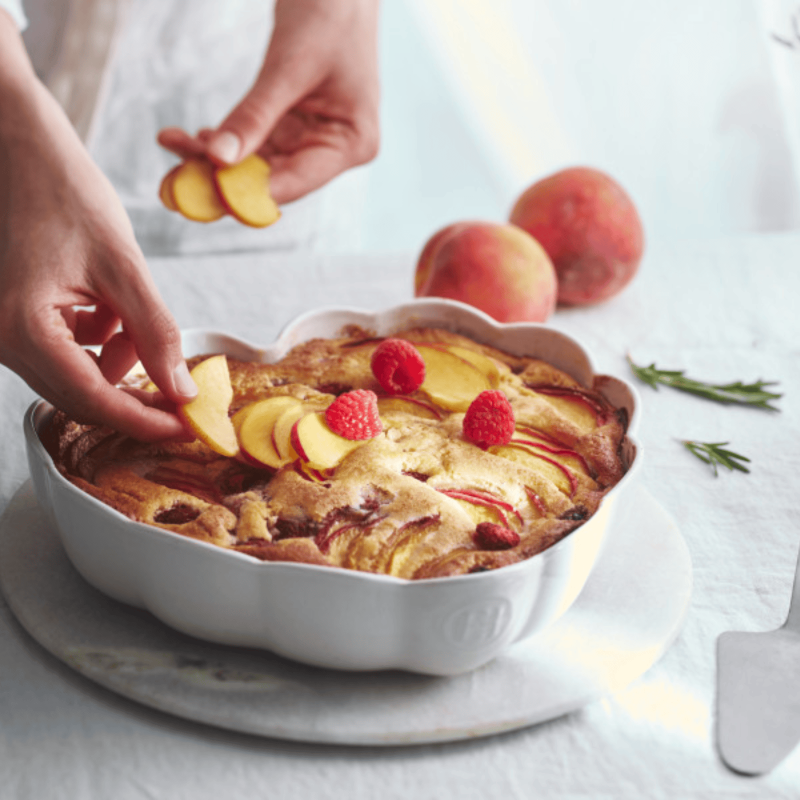 Emile Henry Madeleine Heart Dish 26cm Clay