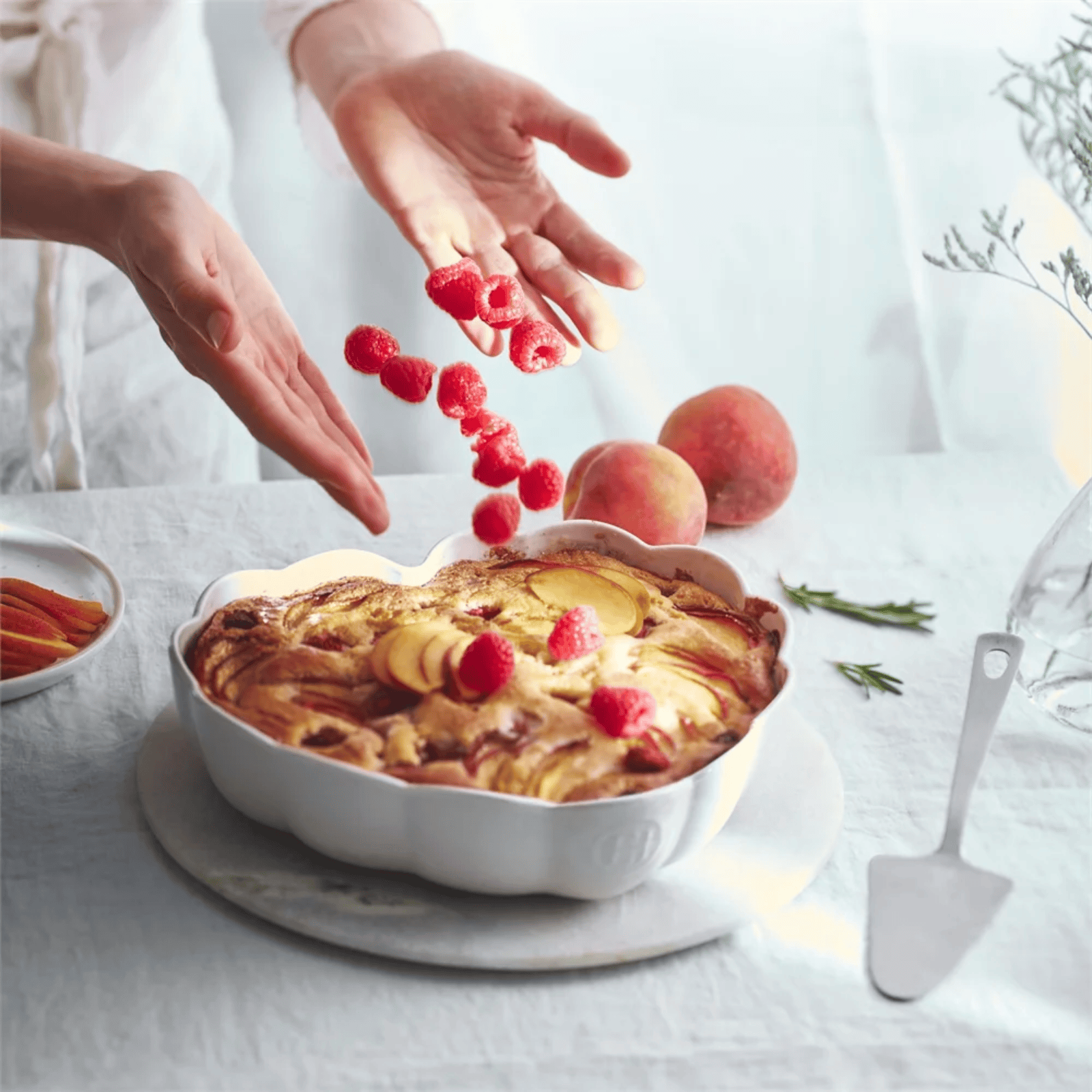 Emile Henry Madeleine Heart Dish 26cm Clay