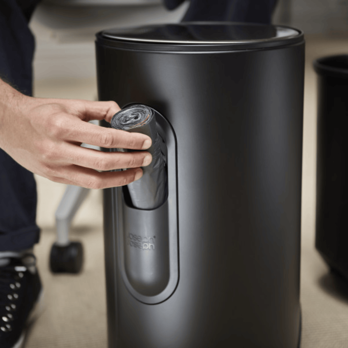 Joseph Joseph Arc Bin 10L Matte Black