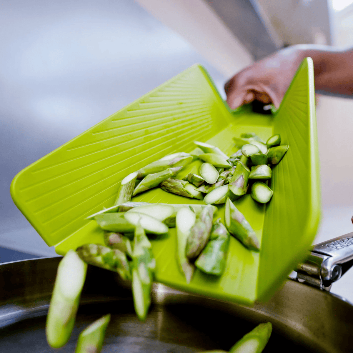 Joseph Joseph Chop2Pot Plus Folding Chopping Board Regular Green
