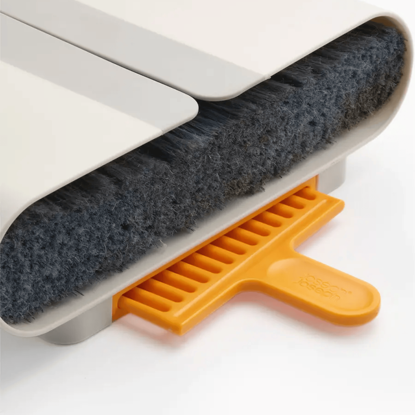 Joseph Joseph CleanTech Wall-Mounted Broom