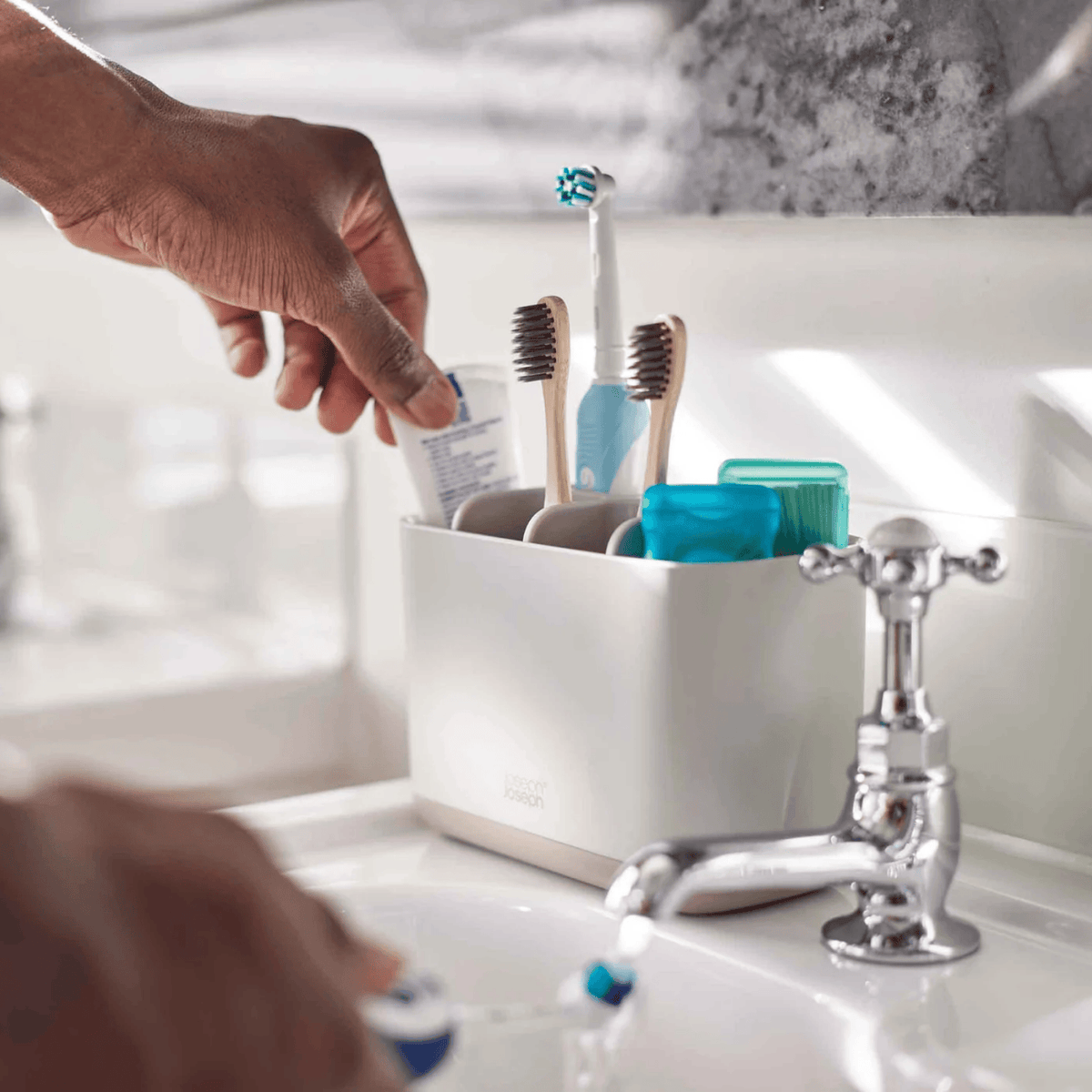 Joseph Joseph EasyStore Large Toothbrush Caddy Ecru