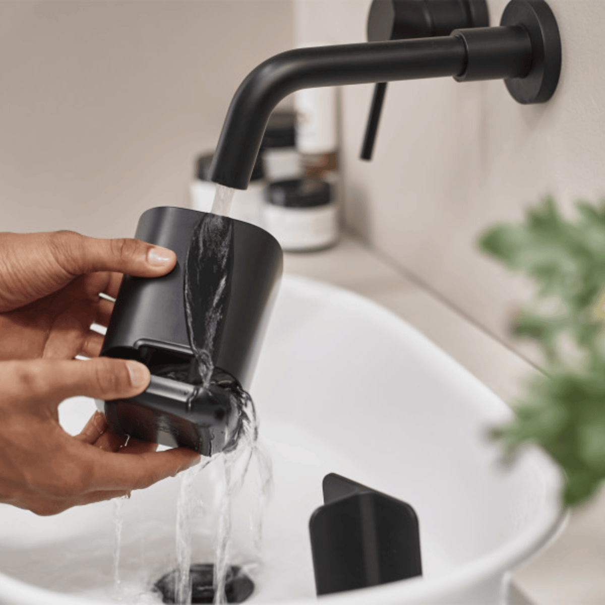 Joseph Joseph EasyStore Toothbrush Caddy Matt Black