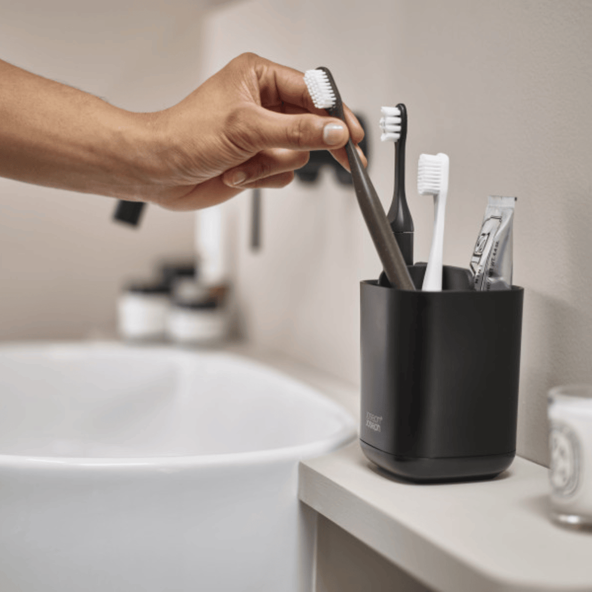 Joseph Joseph EasyStore Toothbrush Caddy Matt Black