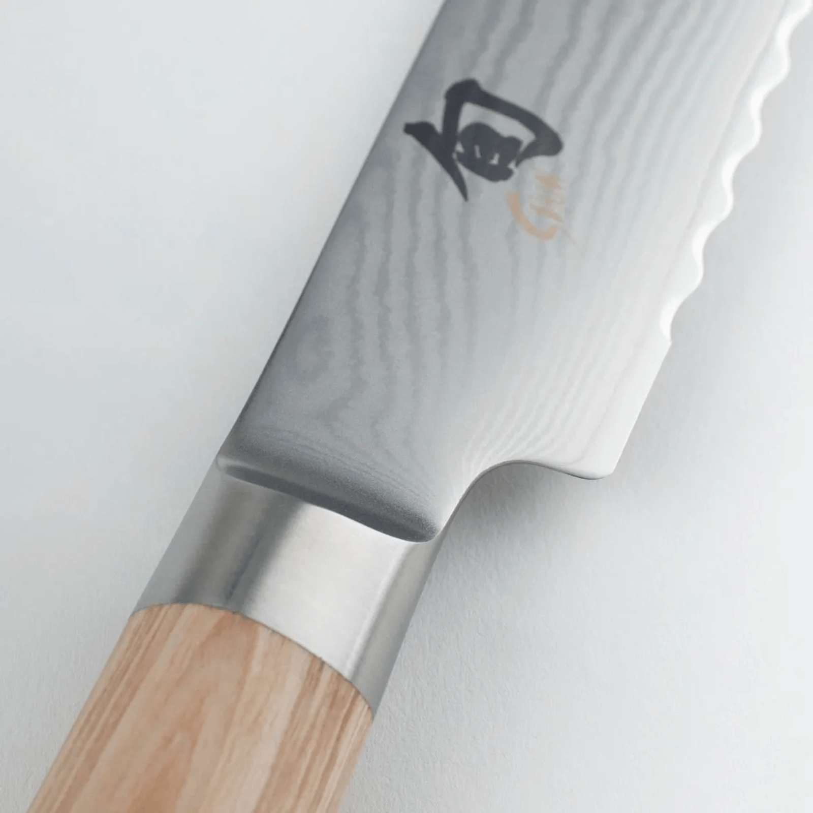 Kai Shun Classic White Bread Knife 23cm