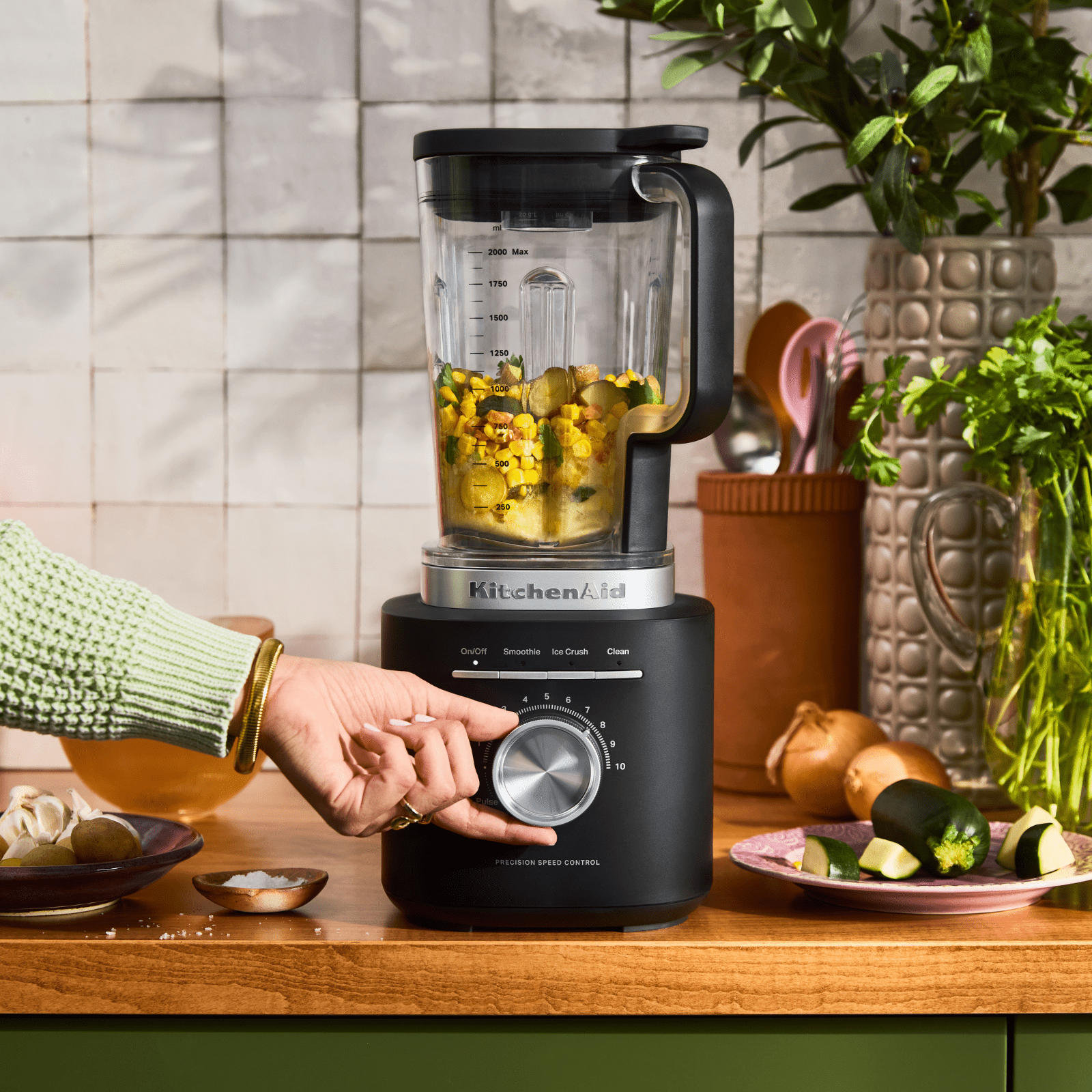 KitchenAid K200 Pure Power Blender Matte Black
