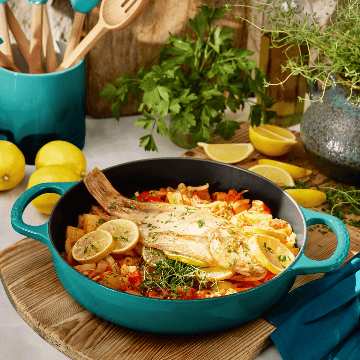 Le Creuset Signature Cast Iron Everyday Pan 28cm Bleu Riviera