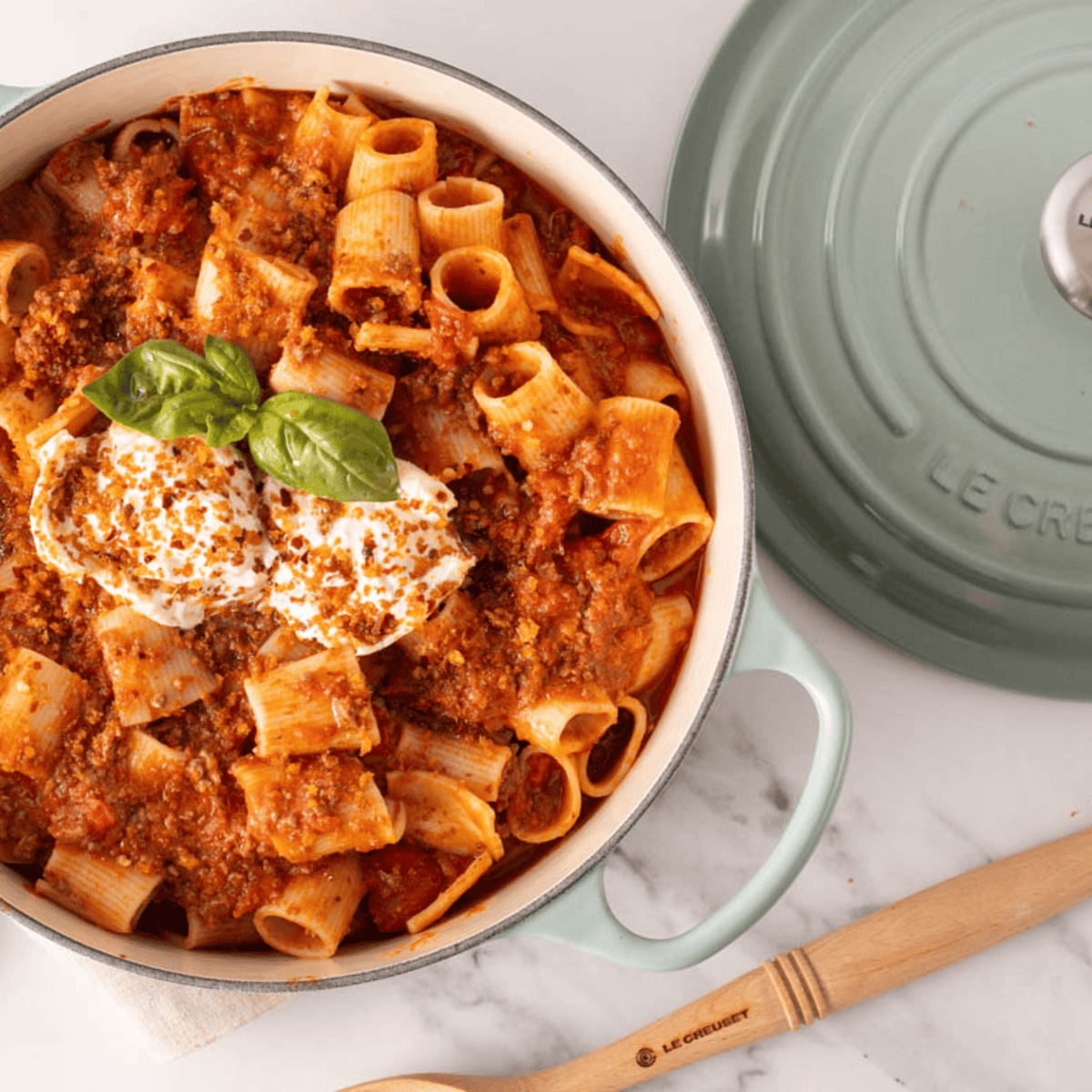 Le Creuset Signature Cast Iron Round Casserole 28cm Sea Salt
