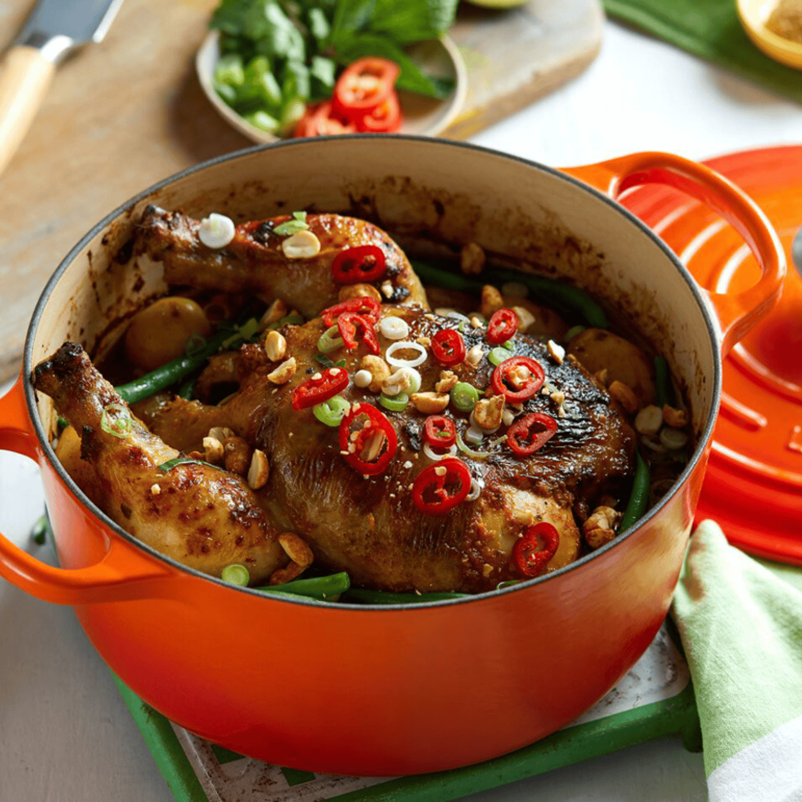 Le Creuset Signature Cast Iron Round Casserole 28cm Volcanic Flame