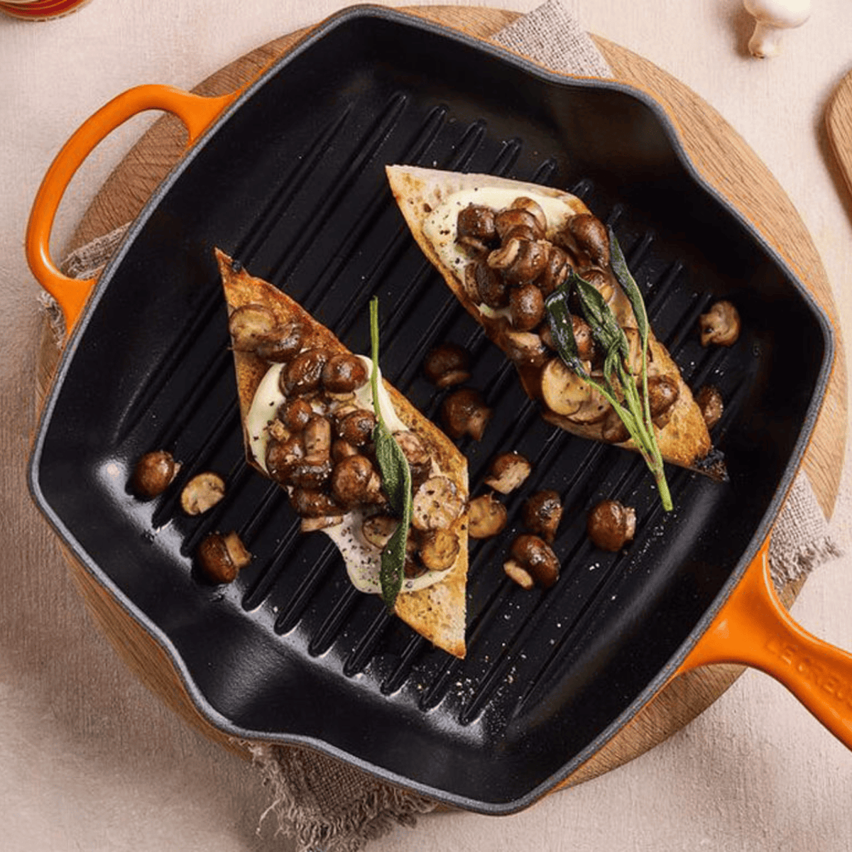 Le Creuset Signature Cast Iron Square Grillit 26cm Volcanic Flame