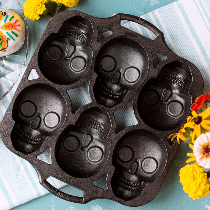 Lodge Cast Iron Mini Skull Cake Pan