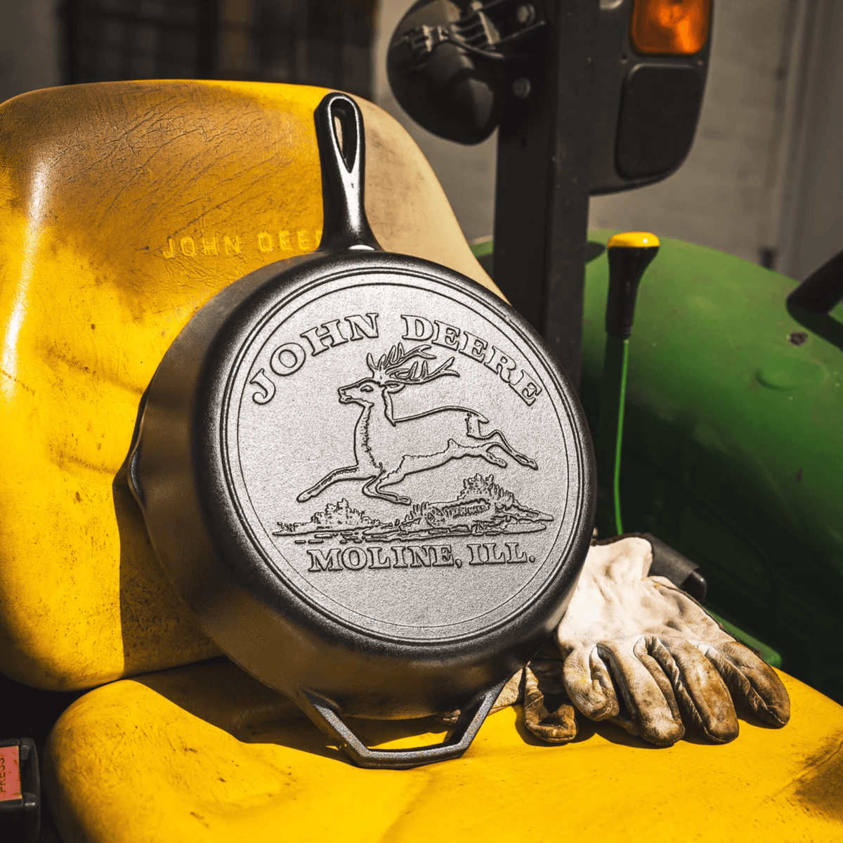 Lodge John Deere Cast Iron Skillet 30cm