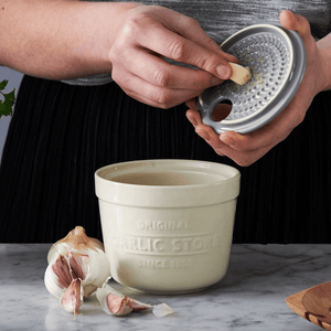 Mason Cash Innovative Kitchen Garlic Store & Grater