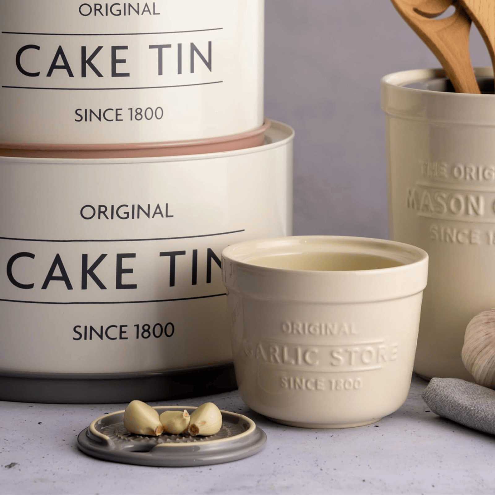 Mason Cash Innovative Kitchen Garlic Store & Grater