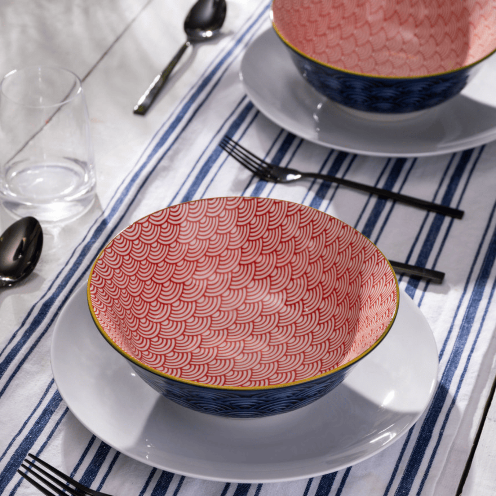 Mikasa Ramen Bowl 21cm Red and Blue Arc