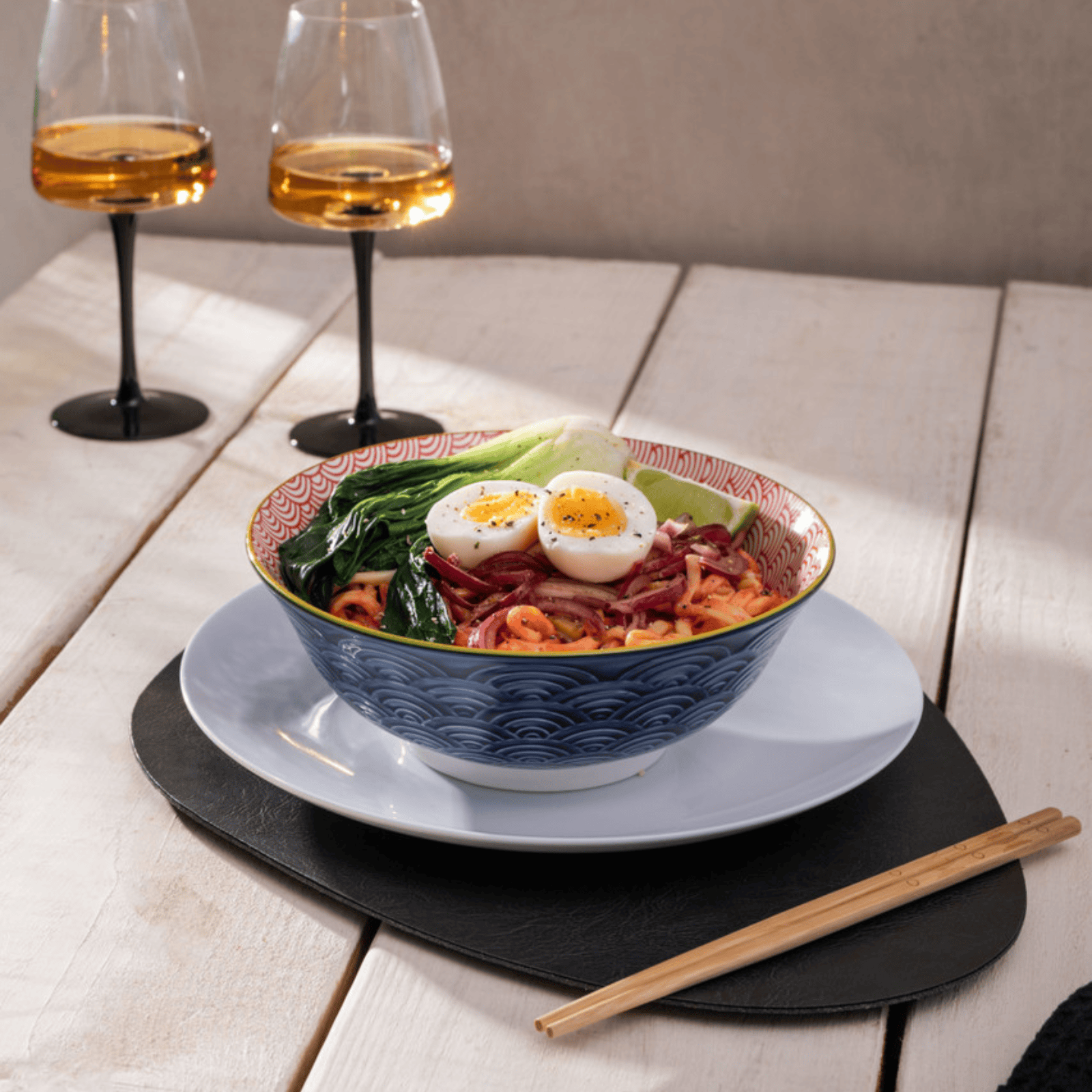 Mikasa Ramen Bowl 21cm Red and Blue Arc