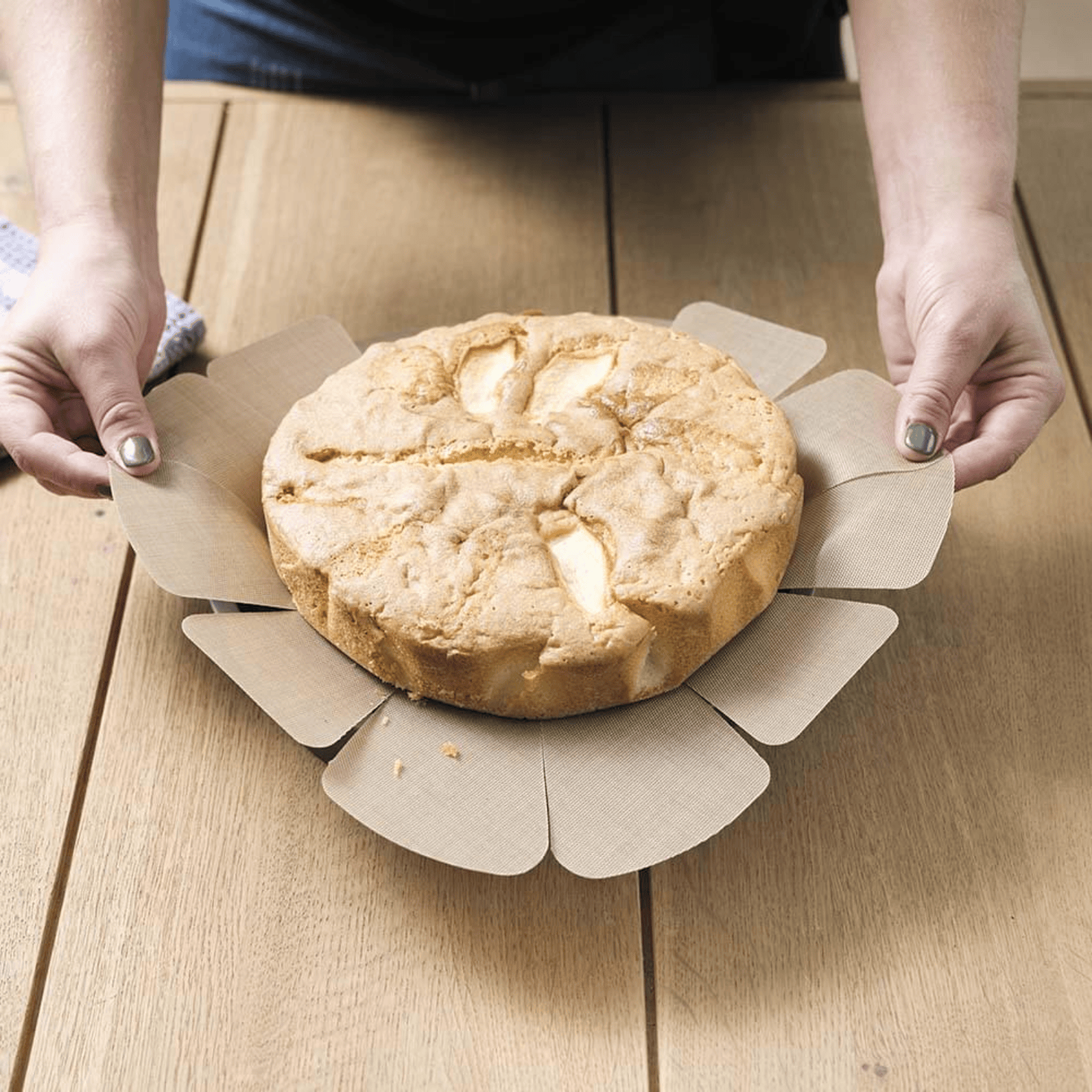 NoStik Silicone Fibreglass Cake Tin Liner Round