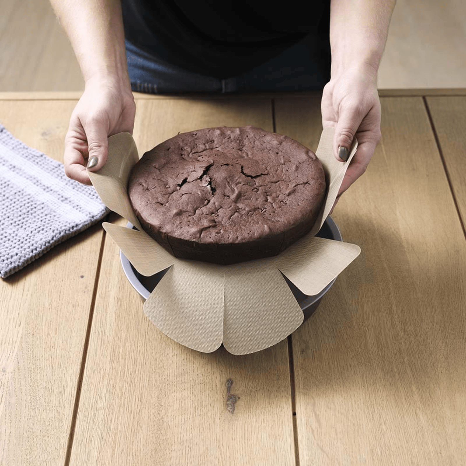 NoStik Silicone Fibreglass Cake Tin Liner Round