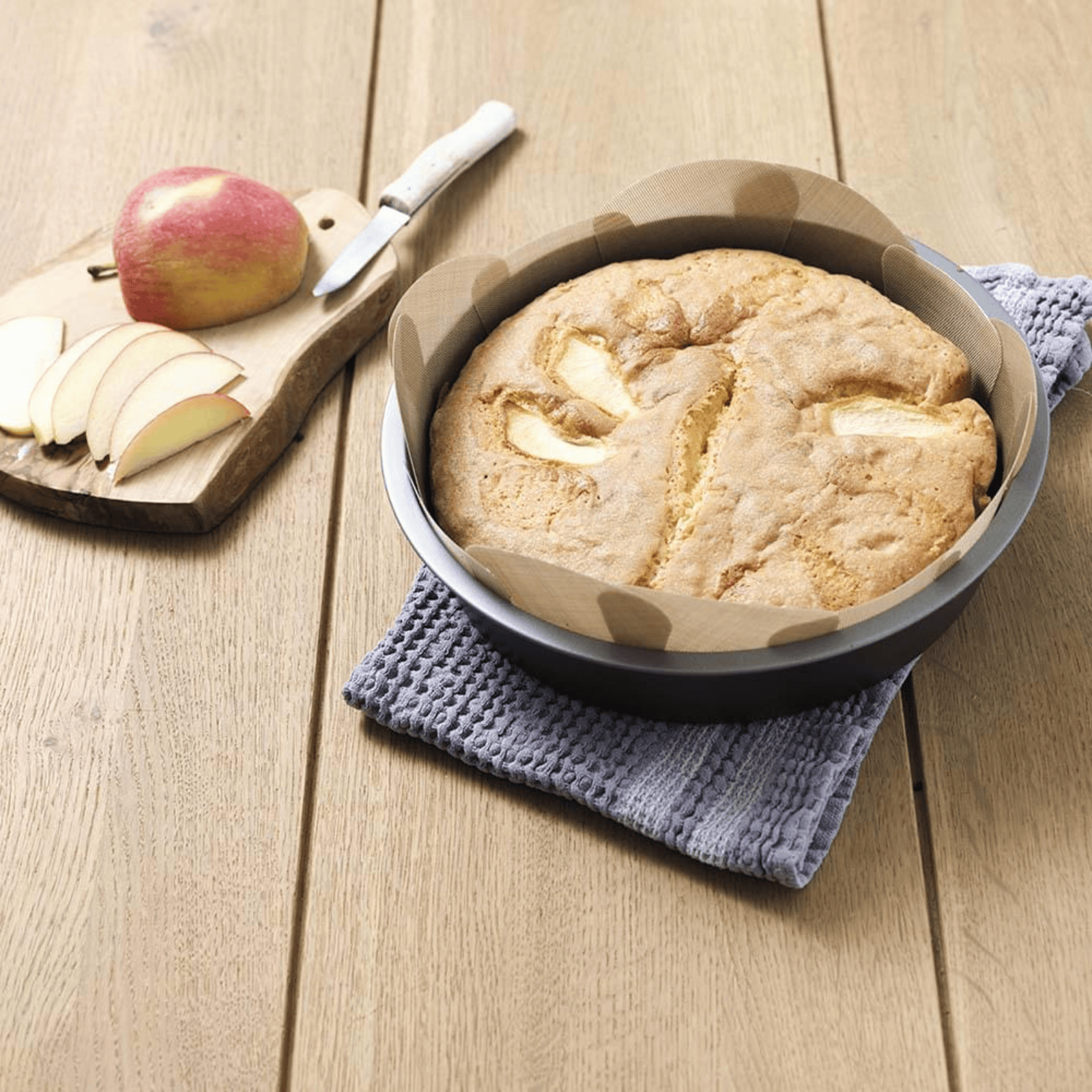 NoStik Silicone Fibreglass Cake Tin Liner Round