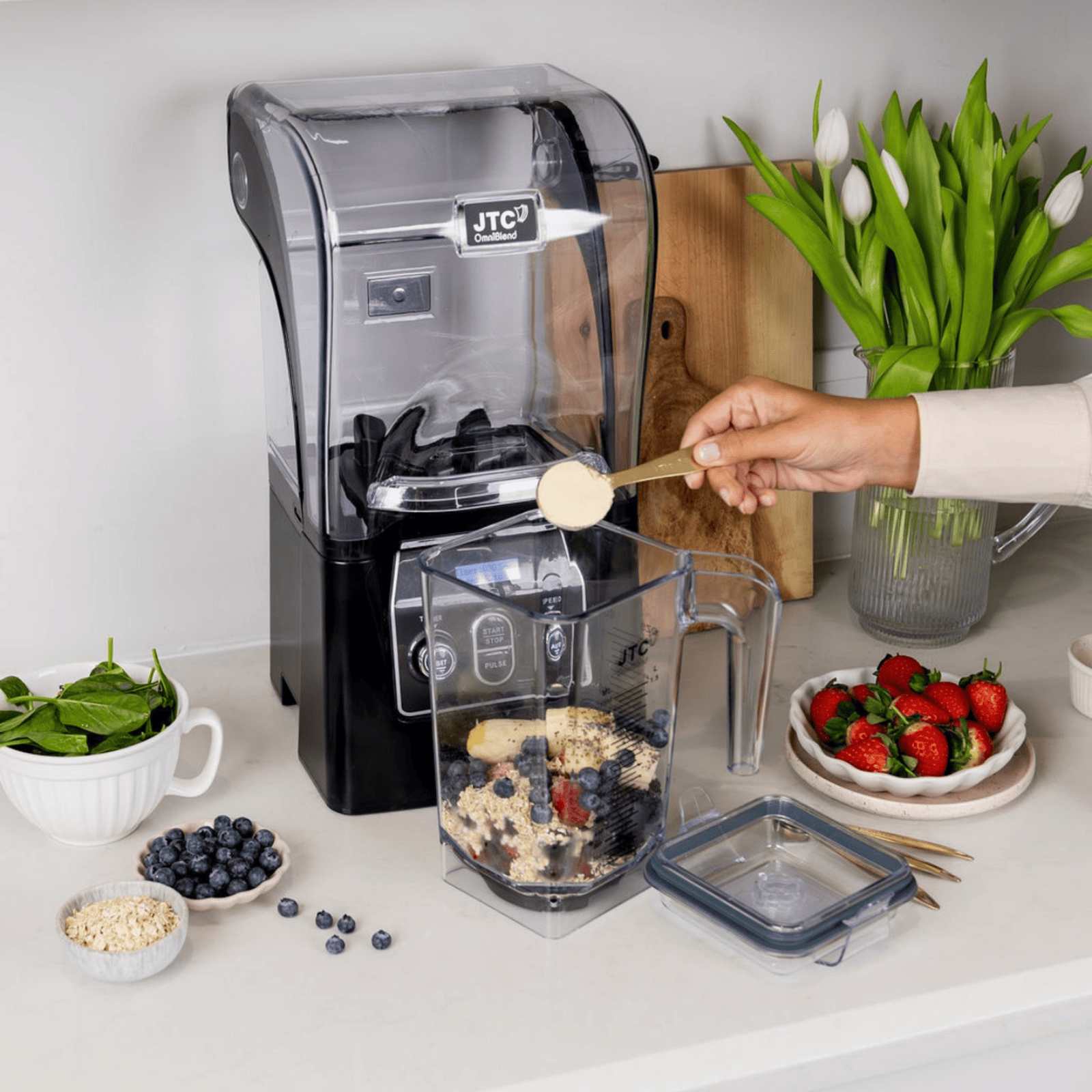 OmniBlend 6Q High-Performance Blender Black