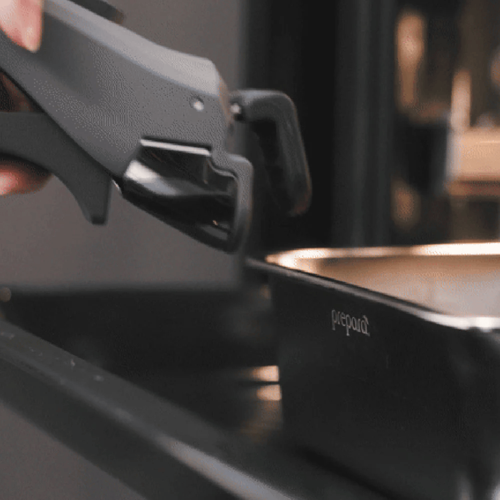 Prepara Lift Handle