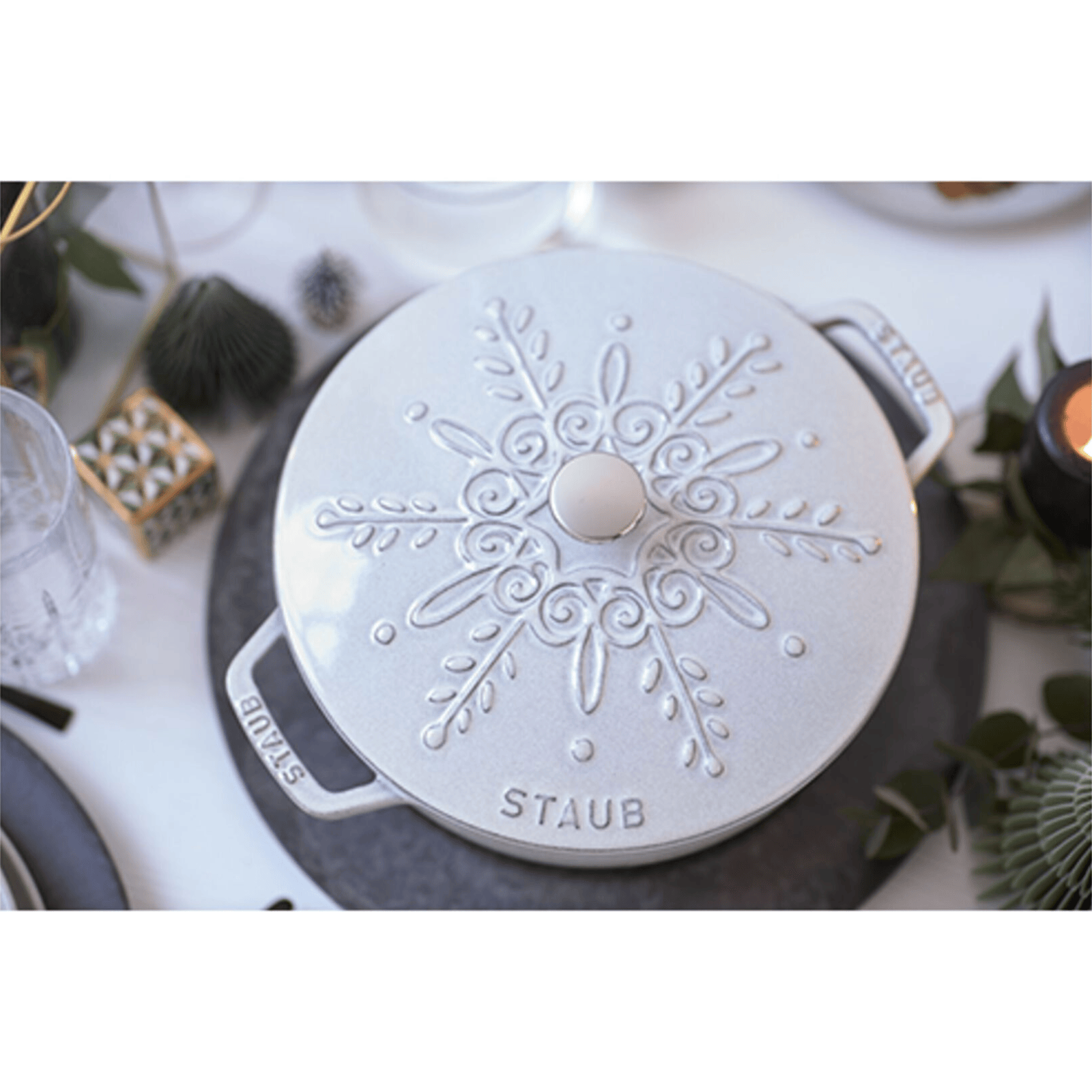 Staub French Oven Snowflake 24cm White Truffle