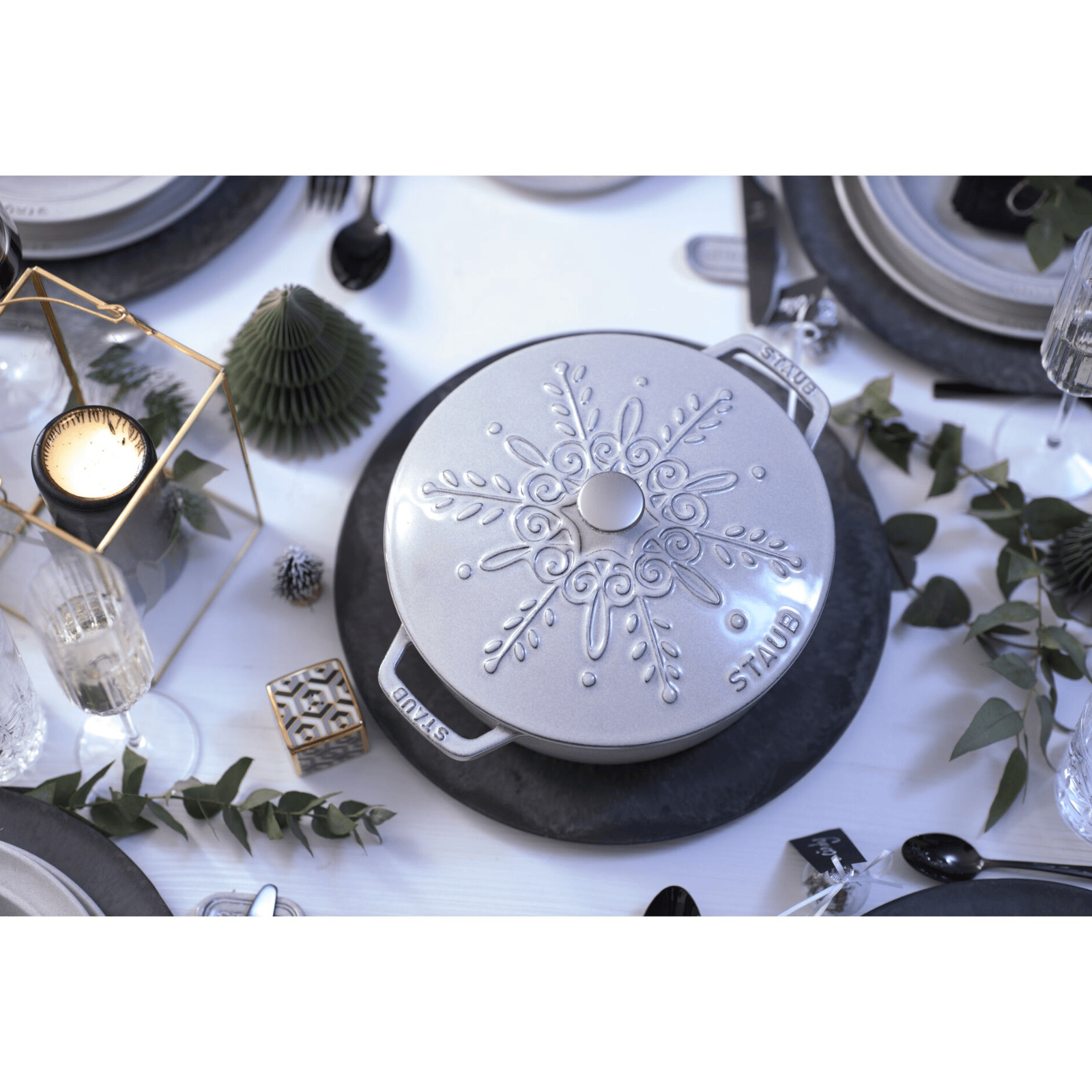 Staub French Oven Snowflake 24cm White Truffle