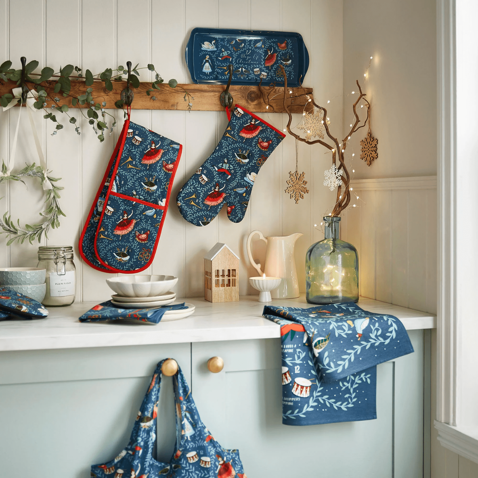 Ulster Weavers Cotton Apron 12 Days of Christmas