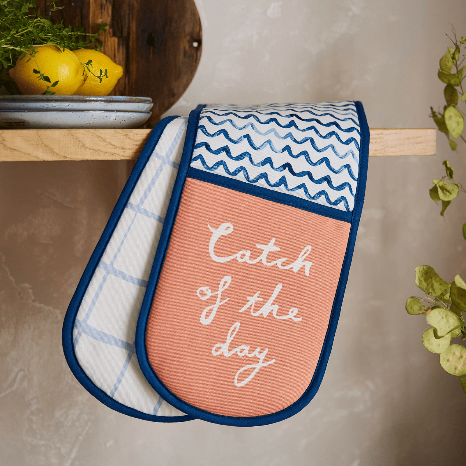 Ulster Weavers Double Oven Glove Catch of the Day