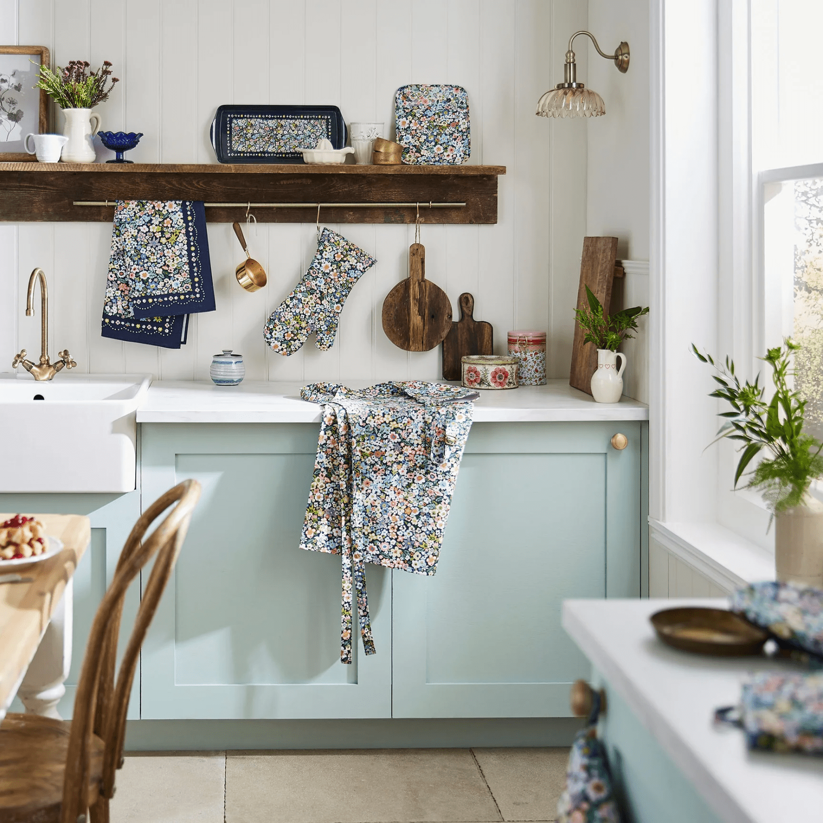 Ulster Weavers Double Oven Glove Confetti Floral