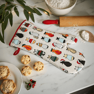 Ulster Weavers Oven Glove Christmas Cats in Waiting