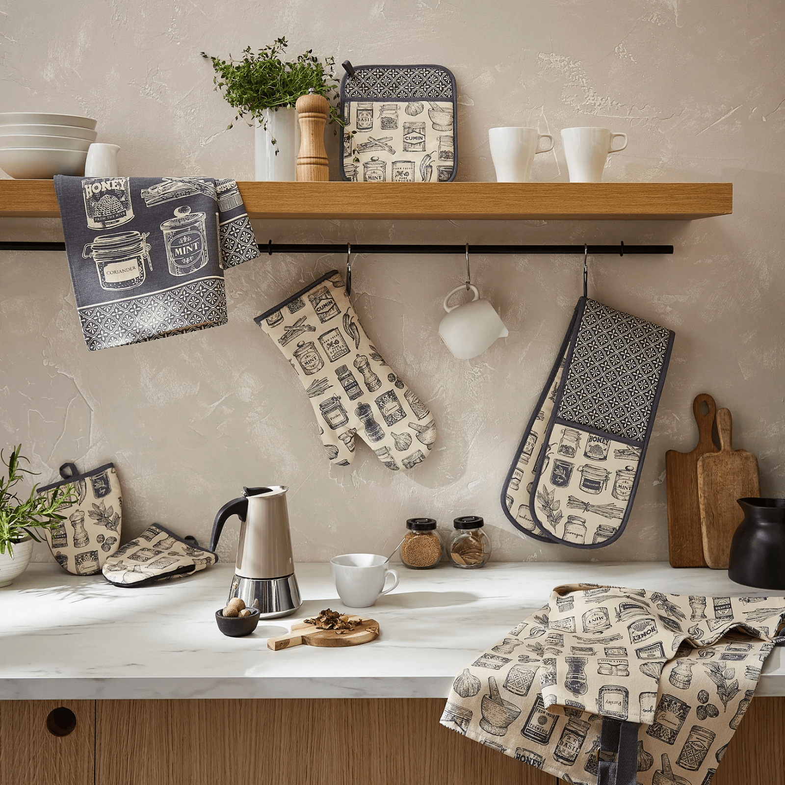 Ulster Weavers PVC Apron Herbs & Spices