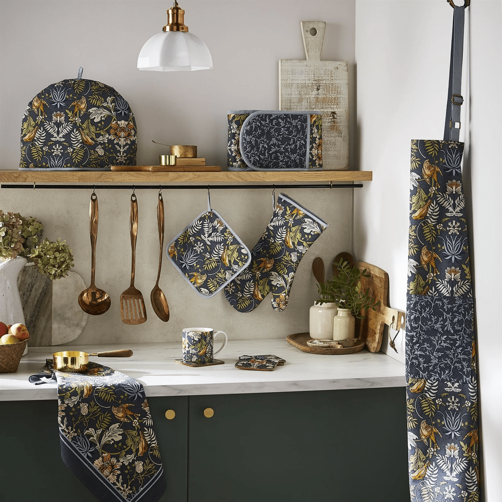 Ulster Weavers Tea Cosy Finch & Flower