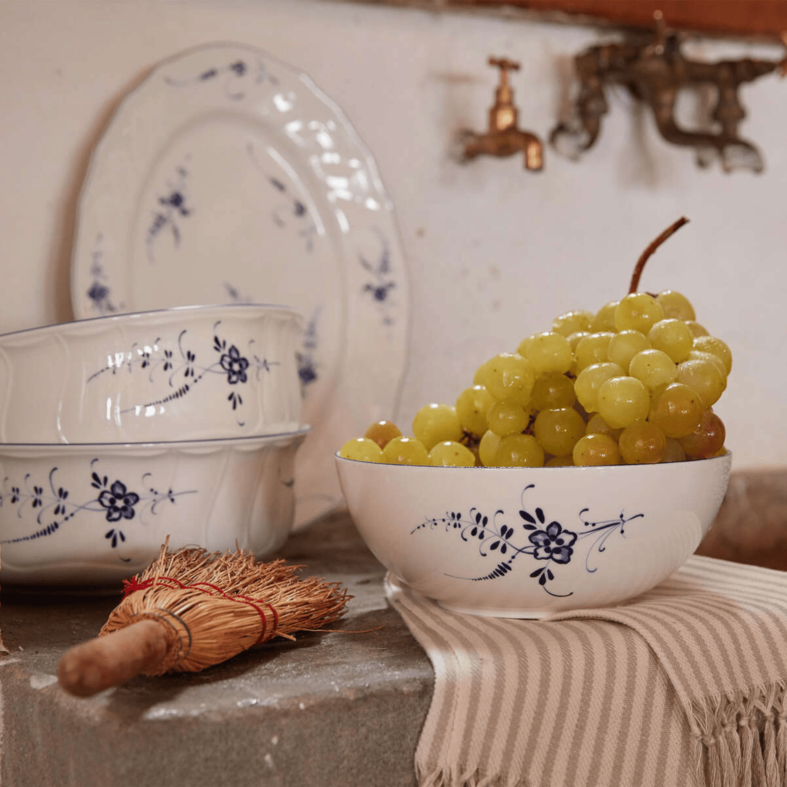 Villeroy & Boch Old Luxembourg Serving Bowl