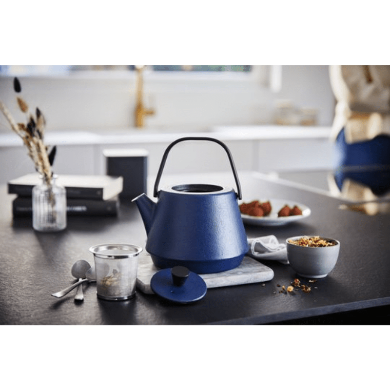 BEKA Saga Cast Iron Teapot Indigo 1.2L