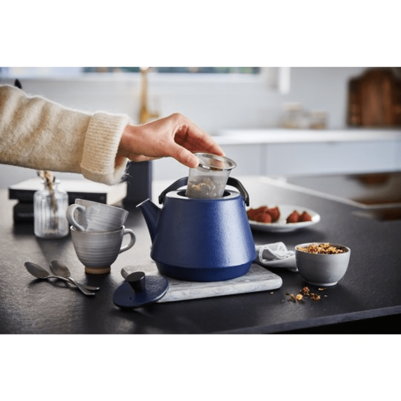 BEKA Saga Cast Iron Teapot Indigo 1.2L