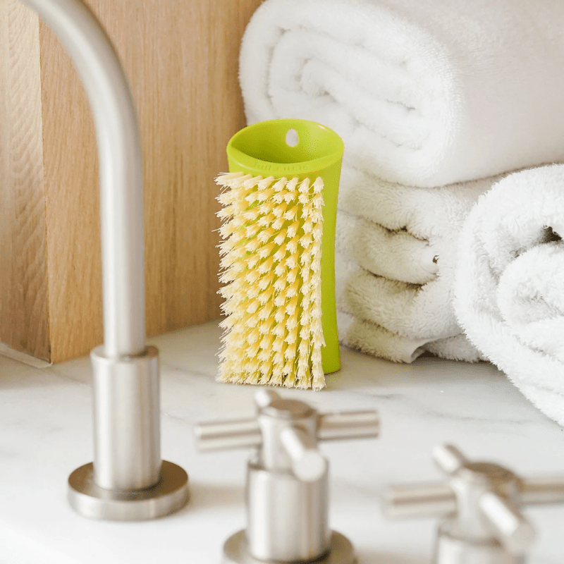 Full Circle Lean & Mean Scrub Brush